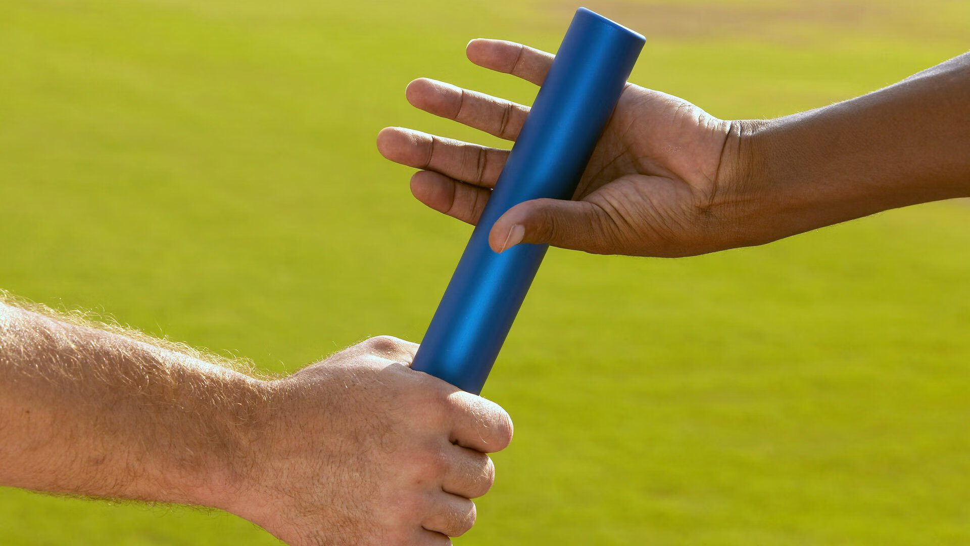 拼搏精神推动中国篮球前行,篮球运动培养人的顽强拼搏